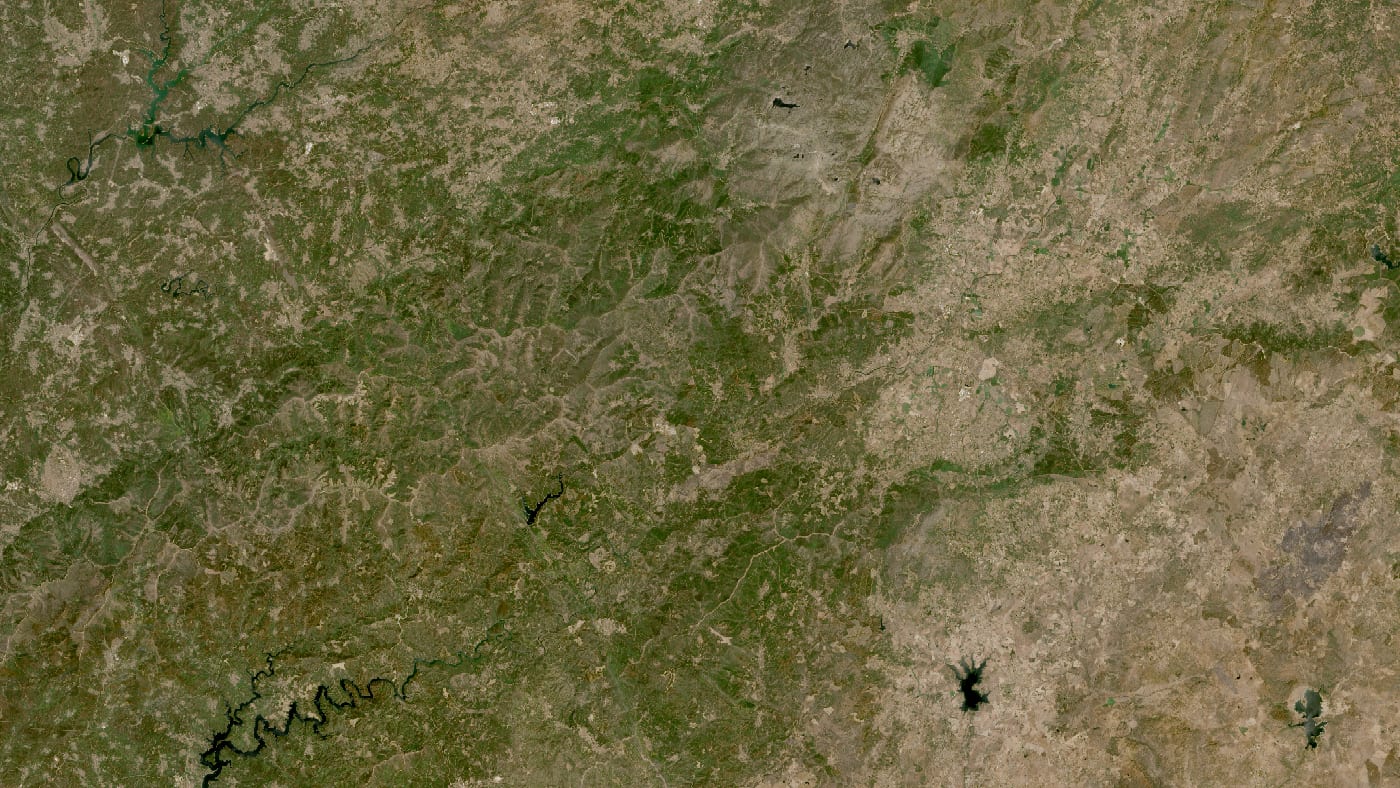 Imagem de satélite da zona do incêndio de arganil / piódão antes e depois do fogo