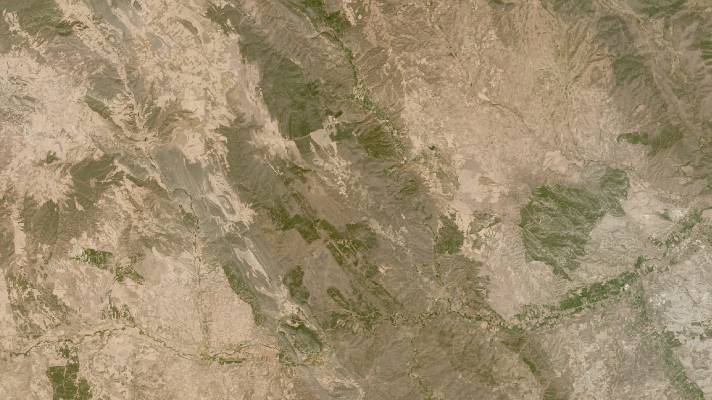 Imagen de satélite de la zona del incendio de ateca / moros antes y después del fuego