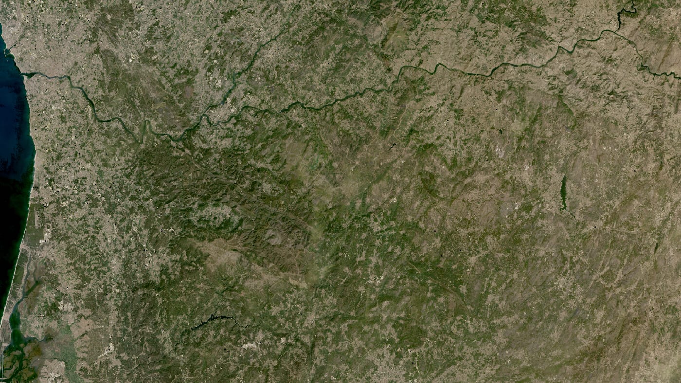 Imagen de satélite de la zona del incendio de vaga de setembro de 2024 (castro daire, aveiro, viseu) antes y después del fuego