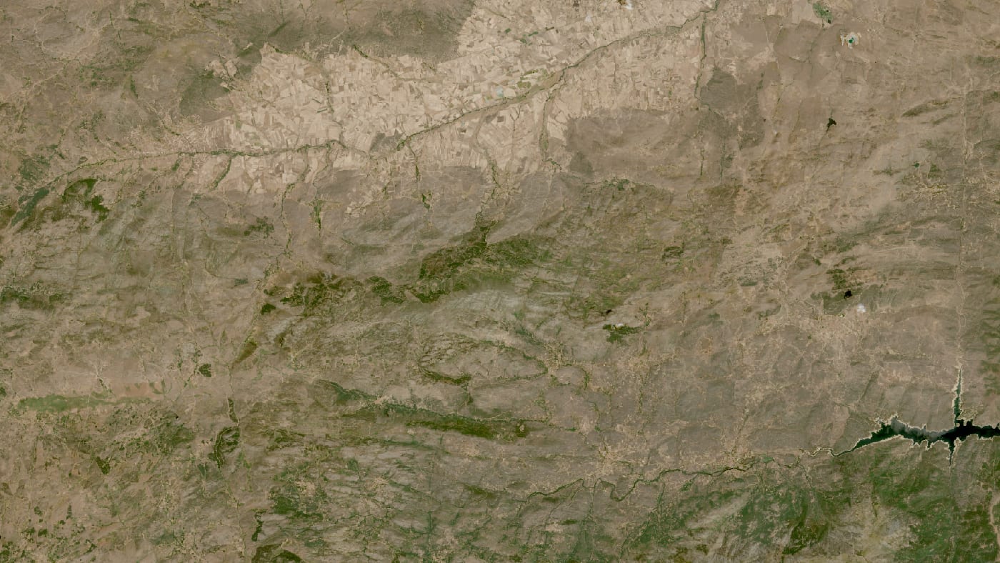 Imagen de satélite de la zona del incendio de navalacruz antes y después del fuego