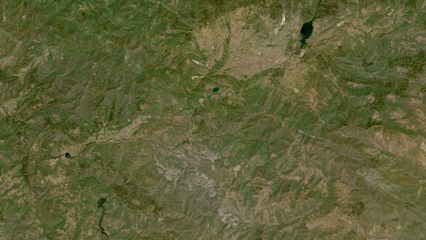 Imagem de satélite da zona do incêndio de yeres (las médulas) antes e depois do fogo